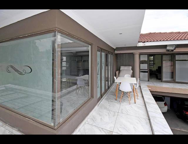 5 BEDROOM HOUSE FOR SALE IN MEREDALE